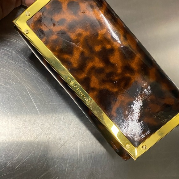 Tory Burch Tortoise shell sunglasses - Picture 4 of 4